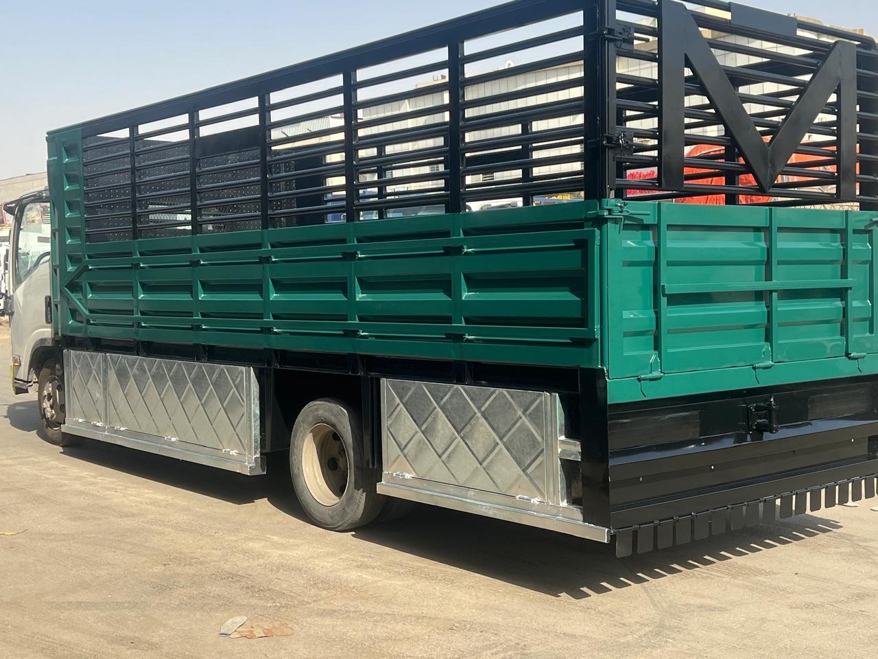 صناديق دينات في الرياض